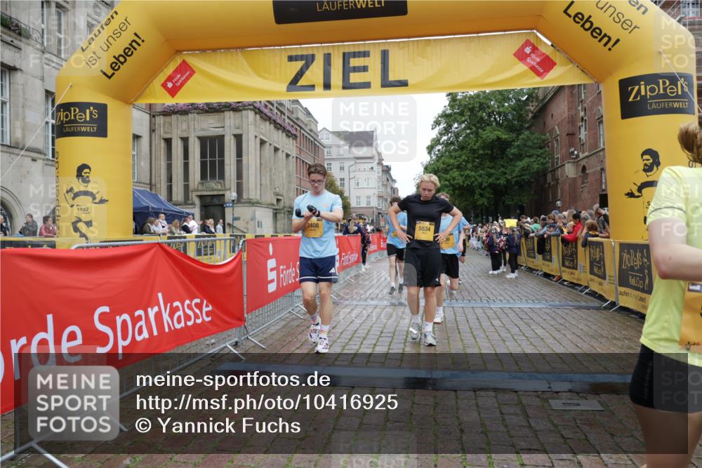 13.09.2026 - Kiel Lauf Yannick Fuchs http://msf.ph/oto/10416925 13.09.2026 09:38:05 Ziel 235, 836, 2408, 2854, 4089, 5242, 5534, 5930, 7459, 7723, 8702, 10444, 12613, 2057, 2221, 2638, 2720, 4252, 4790, 7827, 9518, 10220, 10656, 10690, 10778, 152, 1487, 1946, 2480, 2903, 3315, 6277, 11351, 2417, 5837, 7050, 8661, 10220, 10778, 12416 meine-sportfotos.de