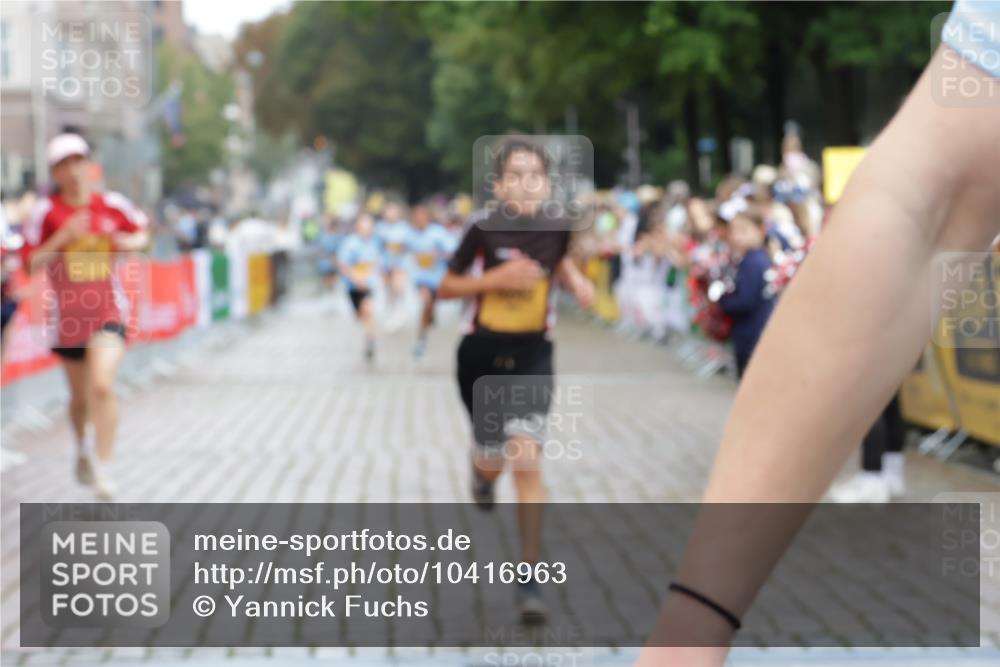 13.09.2026 - Kiel Lauf Yannick Fuchs http://msf.ph/oto/10416963 13.09.2026 09:38:10 Ziel 152, 235, 836, 1487, 2408, 5242, 5534, 5930, 6277, 7459, 12613, 2057, 2221, 2638, 2720, 2854, 4089, 4252, 4790, 7723, 8702, 9518, 10444, 10656, 10690, 1806, 1946, 2480, 2903, 3315, 3344, 4043, 9825, 11351, 7050, 7827, 8661, 10220, 10656, 10778 meine-sportfotos.de