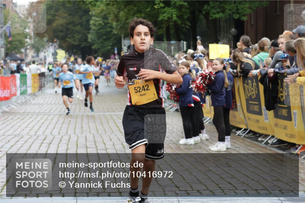 13.09.2026 - Kiel Lauf Yannick Fuchs http://msf.ph/oto/10416972 13.09.2026 09:38:11 Ziel 152, 235, 836, 1487, 2408, 5242, 5534, 5930, 6277, 7459, 12613, 2057, 2221, 2638, 2720, 2854, 4089, 4252, 4790, 5930, 7723, 8702, 9518, 10444, 10690, 1806, 1946, 2480, 2903, 3315, 3344, 4043, 9825, 11351, 7050, 7827, 10220, 10656, 10778 meine-sportfotos.de
