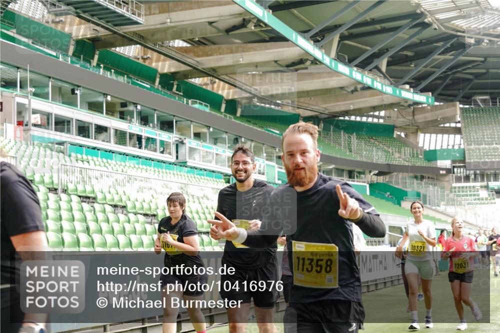 13.09.2026 - 21. swb-Marathon Bremen Michael Burmester http://msf.ph/oto/10416976 13.09.2026 10:42:26 Laufen im Stadion 10002, 10148, 10155, 10163, 10247, 10303, 10313, 10330, 10361, 10362, 10395, 10396, 10399, 10414, 10419, 10422, 10461, 10462, 10474, 10490, 10491, 10519, 10527, 10546, 10547, 10557, 10572, 10644, 10665, 10705, 10706, 10719, 10722, 10752, 10766, 10768, 10773, 10776, 10784, 10804, 10805, 10854, 10859, 10880, 10889, 10909, 10963, 10977, 11026, 11027, 11041, 11043, 11048, 11078, 11084, 11085, 11090, 11097, 11098, 11140, 11173, 11192, 11274 meine-sportfotos.de
