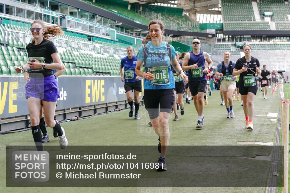 13.09.2026 - 21. swb-Marathon Bremen Michael Burmester http://msf.ph/oto/10416981 13.09.2026 13:20:02 Laufen im Stadion 333, 464, 486, 512, 704, 921, 938, 1066, 1129, 1156, 1409, 1431, 1439, 1446, 1506, 1697, 1756, 1765, 1815, 1846, 1916, 2010, 2028, 2064, 2224, 2240, 2278, 2315, 2349, 2394, 2395, 2417, 2437, 2501, 2519, 2533, 2557, 2563, 2588, 2622, 2626, 2689, 2694, 2695, 2702, 2703, 2722, 2756, 2786, 2793, 2843, 2845, 2886, 2944, 2983, 3004, 3017, 3018, 3031, 3035, 3036, 3037, 3046, 3059, 3072, 3102, 3116, 3139, 3189, 3198, 3243, 3263, 3264, 3285, 3287, 3310, 3315, 3619, 3879 meine-sportfotos.de