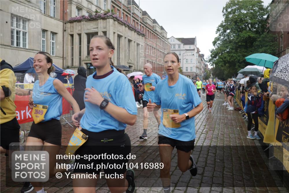 13.09.2026 - Kiel Lauf Yannick Fuchs http://msf.ph/oto/10416989 13.09.2026 10:49:00 Ziel 73, 439, 598, 966, 1087, 1185, 1455, 2810, 3158, 3399, 3496, 3795, 4140, 4528, 4809, 5074, 5228, 5803, 6046, 6050, 6305, 6376, 6745, 7789, 7906, 7999, 8032, 8271, 8342, 8345, 8377, 8891, 8991, 9031, 9728, 10190, 10481, 10546, 11099, 11117, 11475, 11974, 12064, 12527, 12582, 12759, 147, 170, 376, 418, 472, 473, 727, 854, 1161, 1322, 1455, 1763, 1930, 2011, 2042, 2383, 2649, 2956, 3031, 3272, 3613, 3631, 3773, 3845, 3916, 4201, 4510, 4753, 5074, 5246, 5655, 6087 meine-sportfotos.de