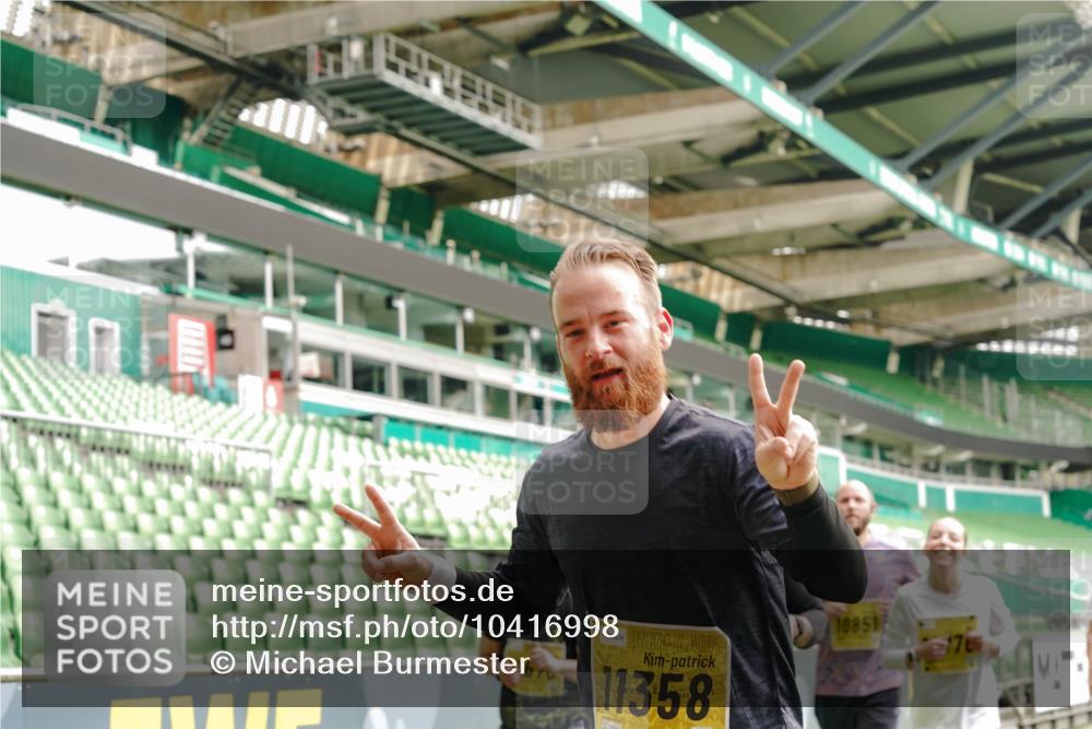 13.09.2026 - 21. swb-Marathon Bremen Michael Burmester http://msf.ph/oto/10416998 13.09.2026 10:42:27 Laufen im Stadion 10002, 10148, 10155, 10163, 10247, 10303, 10330, 10361, 10362, 10395, 10396, 10399, 10414, 10419, 10422, 10461, 10462, 10474, 10490, 10491, 10519, 10527, 10546, 10547, 10557, 10572, 10644, 10665, 10705, 10706, 10719, 10722, 10752, 10768, 10773, 10776, 10784, 10804, 10805, 10854, 10859, 10880, 10889, 10909, 10963, 10977, 11026, 11027, 11041, 11043, 11048, 11078, 11084, 11085, 11090, 11097, 11098, 11140, 11173, 11192, 11274 meine-sportfotos.de