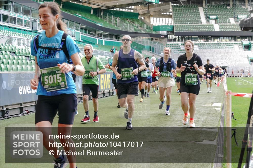 13.09.2026 - 21. swb-Marathon Bremen Michael Burmester http://msf.ph/oto/10417017 13.09.2026 13:20:03 Laufen im Stadion 333, 464, 486, 512, 704, 921, 938, 1066, 1129, 1156, 1409, 1431, 1439, 1446, 1506, 1697, 1756, 1765, 1815, 1846, 1916, 2010, 2028, 2064, 2139, 2224, 2240, 2278, 2315, 2349, 2394, 2395, 2417, 2437, 2501, 2519, 2533, 2557, 2563, 2588, 2622, 2626, 2689, 2694, 2695, 2702, 2703, 2722, 2756, 2786, 2793, 2843, 2845, 2886, 2944, 2983, 3004, 3017, 3018, 3031, 3035, 3036, 3037, 3046, 3059, 3072, 3102, 3116, 3139, 3189, 3198, 3243, 3263, 3264, 3285, 3287, 3310, 3315, 3619, 3879 meine-sportfotos.de