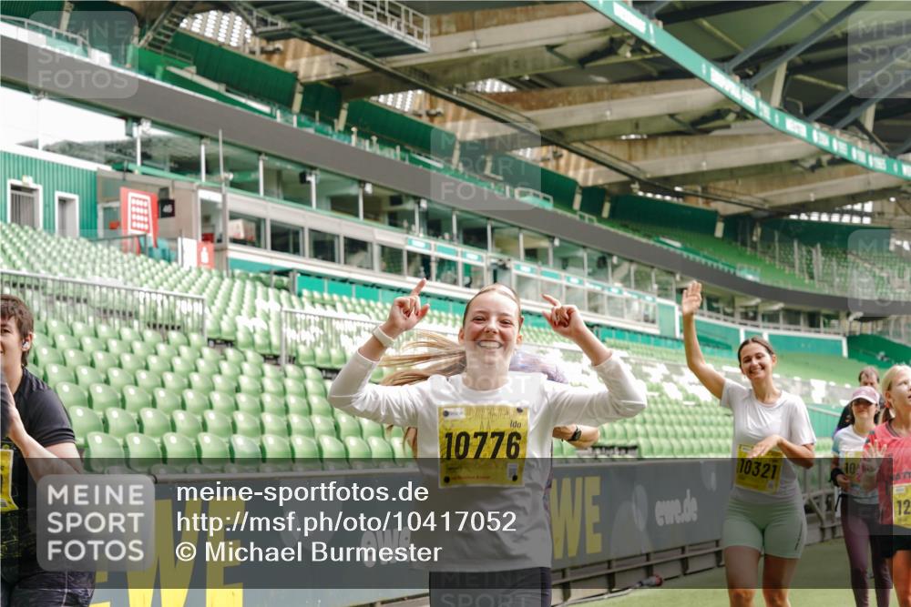 13.09.2026 - 21. swb-Marathon Bremen Michael Burmester http://msf.ph/oto/10417052 13.09.2026 10:42:28 Laufen im Stadion 10002, 10148, 10163, 10247, 10303, 10330, 10361, 10362, 10395, 10396, 10399, 10414, 10419, 10422, 10461, 10462, 10474, 10490, 10491, 10519, 10527, 10546, 10547, 10557, 10572, 10644, 10665, 10705, 10706, 10719, 10722, 10752, 10768, 10773, 10776, 10784, 10804, 10805, 10854, 10859, 10880, 10889, 10909, 10963, 10977, 11026, 11027, 11041, 11043, 11048, 11078, 11084, 11085, 11090, 11097, 11098, 11140, 11173, 11192, 11274 meine-sportfotos.de
