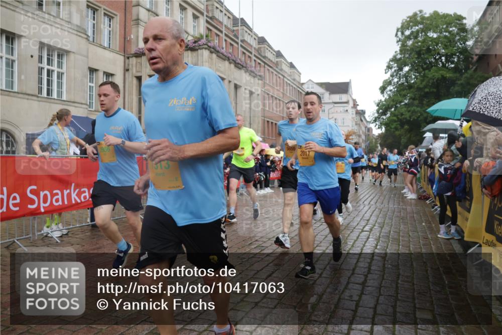13.09.2026 - Kiel Lauf Yannick Fuchs http://msf.ph/oto/10417063 13.09.2026 10:49:06 Ziel 73, 966, 1087, 1483, 1533, 1732, 1989, 2810, 2879, 3399, 3640, 4140, 4528, 4670, 4809, 4865, 4876, 5228, 5543, 5803, 6050, 6305, 6376, 6933, 7545, 7999, 8032, 8271, 8329, 8377, 8594, 8991, 9031, 9728, 10411, 10481, 11099, 11117, 11475, 11974, 12582, 12759, 147, 170, 376, 418, 439, 472, 598, 727, 1185, 1455, 1930, 2011, 2383, 2956, 3031, 3158, 3496, 3613, 3631, 3773, 3795, 3845, 3916, 4201, 4510, 4809, 5074, 5246, 5655, 6046, 6050, 6087, 6745, 7789, 7906, 8377, 8891, 2133 meine-sportfotos.de