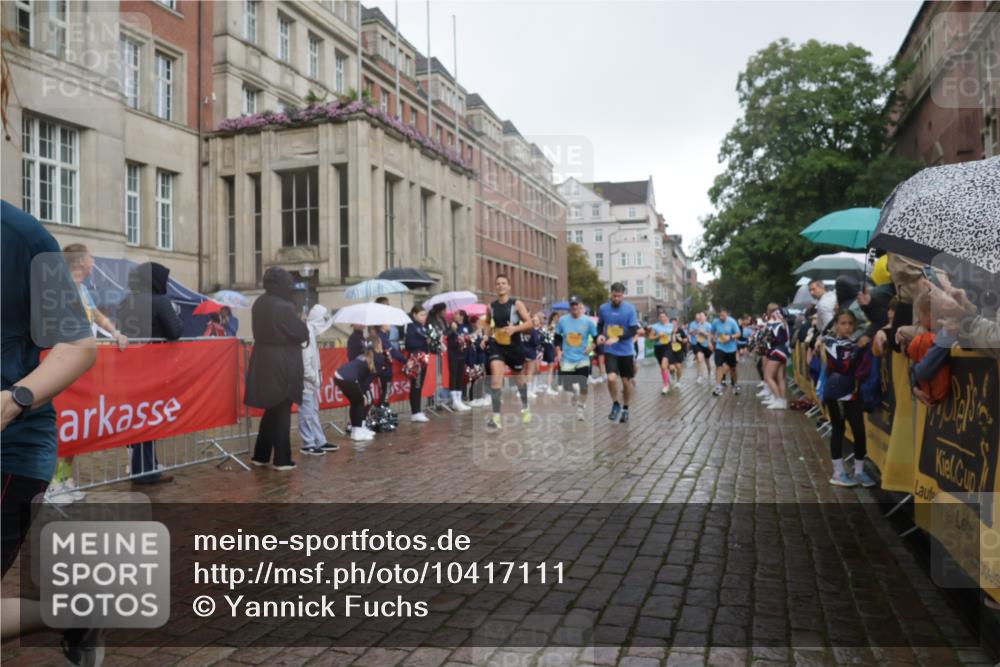 13.09.2026 - Kiel Lauf Yannick Fuchs http://msf.ph/oto/10417111 13.09.2026 10:49:08 Ziel 73, 810, 966, 1087, 1483, 1533, 1732, 1989, 2810, 2879, 3399, 3640, 4140, 4528, 4670, 4865, 4876, 5543, 5803, 6305, 6376, 6933, 7545, 7999, 8032, 8271, 8329, 8594, 8991, 9031, 9728, 10411, 10481, 11099, 11117, 11475, 11974, 12305, 12582, 12759, 73, 147, 170, 376, 418, 439, 472, 598, 727, 966, 1185, 1455, 1930, 2383, 3031, 3158, 3496, 3613, 3631, 3773, 3795, 3845, 3916, 4201, 4510, 4809, 5074, 5228, 5246, 6046, 6050, 6087, 6745, 7789, 7906, 7999, 8377, 8891, 1770, 2133 meine-sportfotos.de