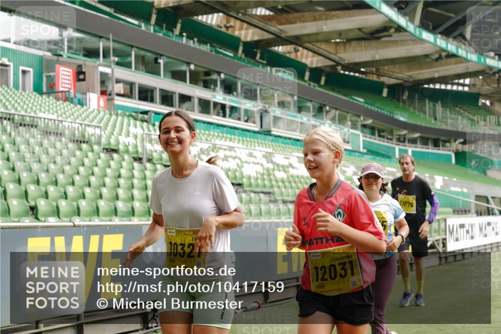 13.09.2026 - 21. swb-Marathon Bremen Michael Burmester http://msf.ph/oto/10417159 13.09.2026 10:42:30 Laufen im Stadion 10002, 10148, 10163, 10247, 10303, 10330, 10361, 10362, 10395, 10396, 10399, 10414, 10419, 10422, 10461, 10462, 10474, 10490, 10491, 10519, 10527, 10546, 10547, 10557, 10572, 10644, 10665, 10705, 10719, 10722, 10752, 10768, 10773, 10776, 10784, 10804, 10805, 10854, 10859, 10880, 10889, 10909, 10963, 10977, 11026, 11027, 11041, 11043, 11048, 11078, 11084, 11085, 11090, 11097, 11098, 11140, 11173, 11192, 11274 meine-sportfotos.de