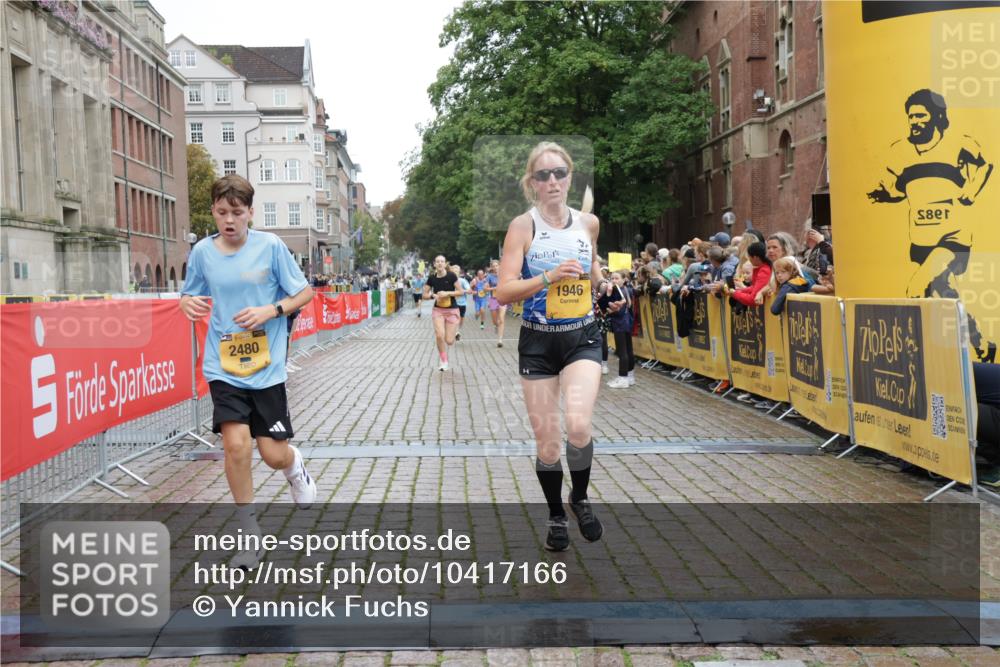 13.09.2026 - Kiel Lauf Yannick Fuchs http://msf.ph/oto/10417166 13.09.2026 09:38:23 Ziel 152, 1946, 2480, 2903, 3315, 3344, 6277, 9825, 11351, 152, 235, 836, 1487, 2221, 2408, 2638, 2854, 4089, 5242, 5534, 5930, 7459, 7723, 8702, 10444, 10690, 12613, 1806, 3814, 4043, 4518, 4975, 6989, 8482, 10415, 2057, 4252, 4790, 9518 meine-sportfotos.de