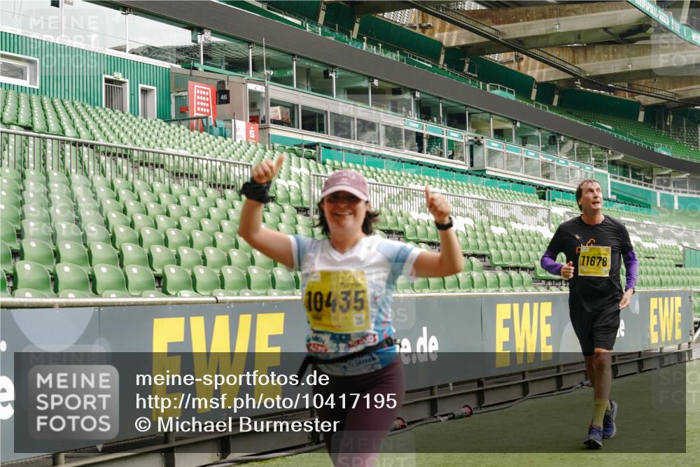 13.09.2026 - 21. swb-Marathon Bremen Michael Burmester http://msf.ph/oto/10417195 13.09.2026 10:42:31 Laufen im Stadion 10002, 10148, 10163, 10247, 10303, 10330, 10361, 10362, 10395, 10396, 10399, 10414, 10419, 10422, 10461, 10462, 10474, 10490, 10491, 10519, 10527, 10546, 10547, 10557, 10572, 10644, 10665, 10705, 10719, 10722, 10752, 10768, 10773, 10776, 10784, 10804, 10805, 10854, 10859, 10880, 10889, 10909, 10963, 10977, 11026, 11027, 11041, 11043, 11048, 11078, 11084, 11085, 11090, 11097, 11098, 11140, 11173, 11192, 11274 meine-sportfotos.de