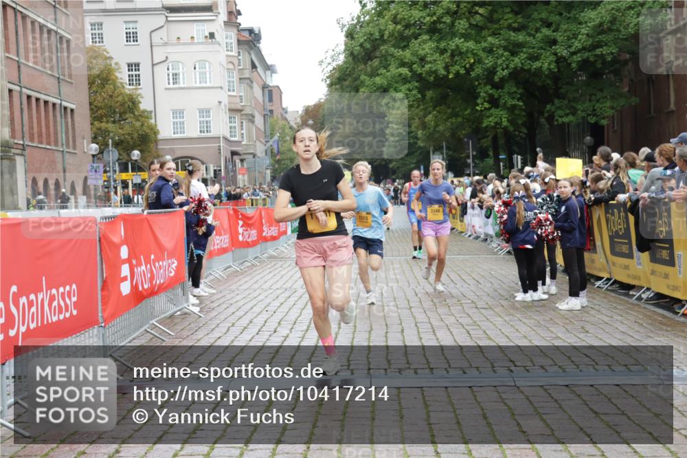 13.09.2026 - Kiel Lauf Yannick Fuchs http://msf.ph/oto/10417214 13.09.2026 09:38:25 Ziel 1806, 1946, 2480, 2903, 3315, 3344, 4043, 9825, 11351, 152, 235, 836, 1487, 2221, 2408, 2638, 2854, 4089, 5242, 5534, 5930, 6277, 7459, 7723, 8702, 10444, 10690, 12613, 3814, 4518, 4975, 6989, 8482, 9759, 10415, 2057, 2221, 2638, 4790, 9518 meine-sportfotos.de