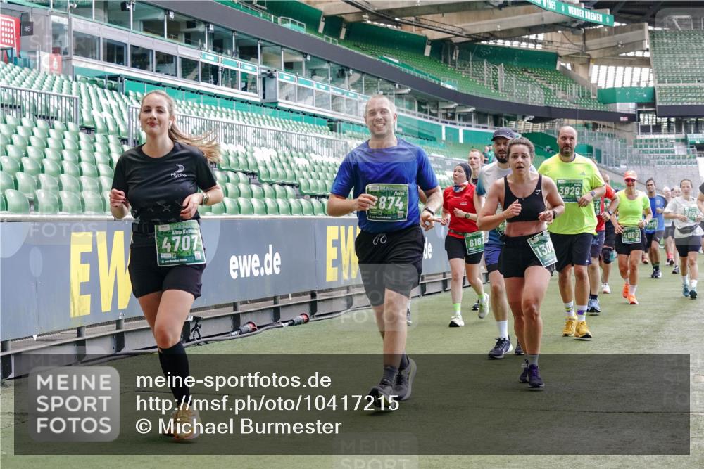 13.09.2026 - 21. swb-Marathon Bremen Michael Burmester http://msf.ph/oto/10417215 13.09.2026 13:20:08 Laufen im Stadion 333, 464, 486, 512, 704, 921, 938, 1066, 1129, 1156, 1409, 1431, 1439, 1446, 1506, 1697, 1756, 1765, 1815, 1846, 1916, 2010, 2028, 2064, 2139, 2201, 2224, 2240, 2278, 2315, 2349, 2394, 2395, 2417, 2437, 2501, 2519, 2533, 2557, 2563, 2588, 2622, 2626, 2689, 2694, 2695, 2702, 2703, 2722, 2756, 2786, 2793, 2843, 2845, 2886, 2944, 2983, 3004, 3017, 3018, 3031, 3035, 3036, 3037, 3046, 3059, 3072, 3102, 3116, 3139, 3189, 3198, 3243, 3263, 3264, 3285, 3287, 3310, 3315, 3619 meine-sportfotos.de
