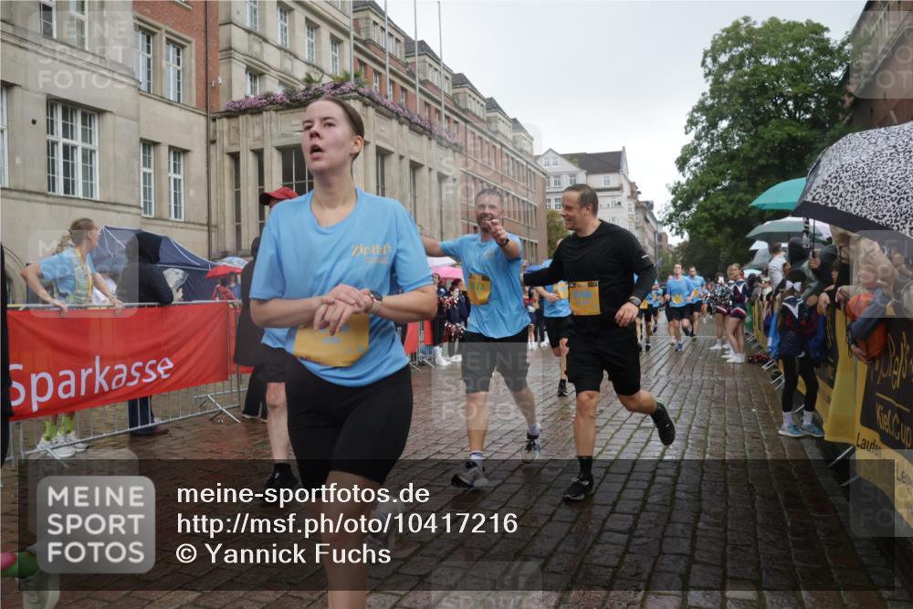 13.09.2026 - Kiel Lauf Yannick Fuchs http://msf.ph/oto/10417216 13.09.2026 10:49:13 Ziel 810, 1087, 1483, 1533, 1732, 1989, 2051, 2074, 2879, 3640, 4140, 4206, 4670, 4815, 4865, 4876, 5480, 5543, 5614, 6855, 6933, 7182, 7545, 8329, 8594, 8991, 9396, 10079, 10411, 10481, 12305, 73, 418, 439, 598, 727, 966, 1185, 1455, 1930, 2383, 2810, 3158, 3399, 3496, 3613, 3631, 3795, 3845, 3916, 4201, 4510, 4528, 4809, 5074, 5228, 5246, 5803, 6046, 6050, 6087, 6305, 6376, 6745, 7789, 7906, 7999, 8032, 8271, 8377, 8891, 959, 1770, 2133, 147 meine-sportfotos.de