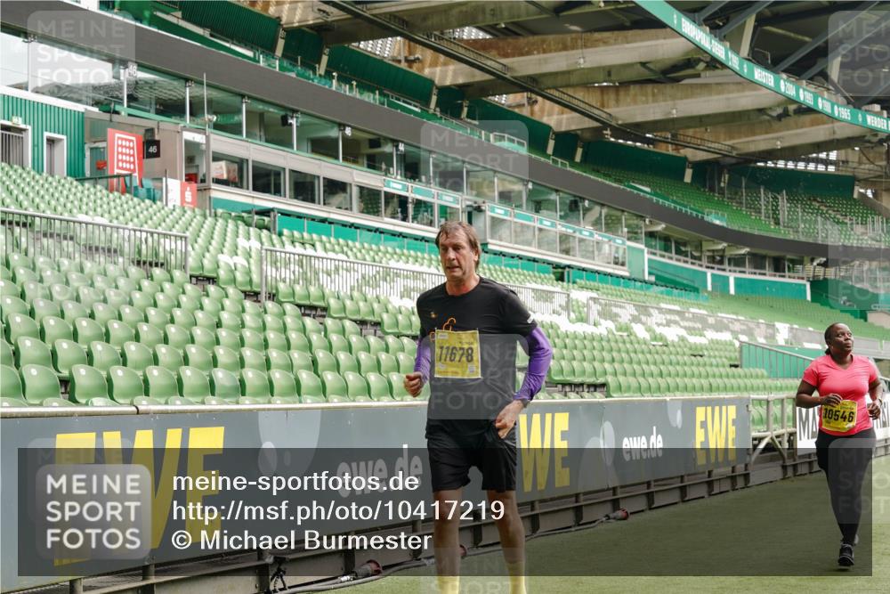 13.09.2026 - 21. swb-Marathon Bremen Michael Burmester http://msf.ph/oto/10417219 13.09.2026 10:42:32 Laufen im Stadion 10002, 10148, 10163, 10247, 10303, 10330, 10361, 10362, 10395, 10396, 10399, 10414, 10419, 10422, 10461, 10462, 10474, 10490, 10491, 10519, 10527, 10546, 10547, 10557, 10572, 10644, 10665, 10705, 10719, 10722, 10752, 10768, 10773, 10776, 10784, 10804, 10805, 10854, 10859, 10880, 10889, 10909, 10963, 10977, 11026, 11027, 11041, 11043, 11048, 11078, 11084, 11085, 11090, 11097, 11098, 11140, 11173, 11192, 11274 meine-sportfotos.de