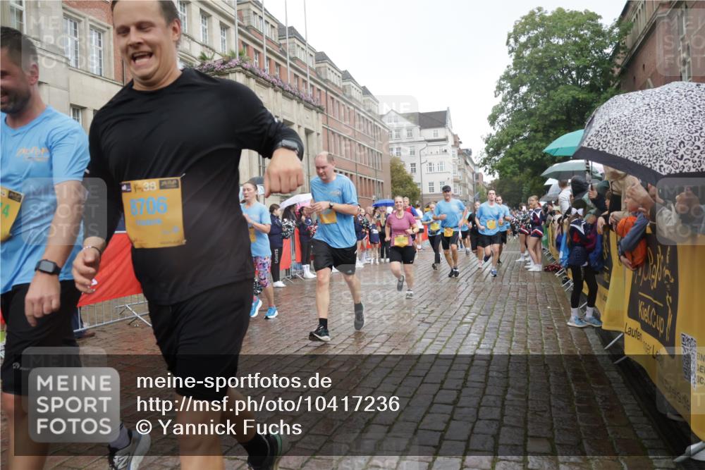 13.09.2026 - Kiel Lauf Yannick Fuchs http://msf.ph/oto/10417236 13.09.2026 10:49:14 Ziel 810, 1087, 1483, 1533, 1732, 1989, 2051, 2074, 2879, 3523, 3640, 3895, 4140, 4206, 4599, 4670, 4815, 4865, 4876, 5480, 5543, 5614, 6855, 6933, 7182, 7545, 8329, 8594, 9396, 10079, 10411, 10481, 12305, 73, 418, 439, 598, 727, 966, 1087, 1185, 1455, 1930, 2383, 2810, 3158, 3399, 3496, 3631, 3795, 3916, 4140, 4201, 4510, 4528, 4809, 5074, 5228, 5246, 5803, 6046, 6050, 6087, 6305, 6376, 6745, 7789, 7906, 7999, 8032, 8271, 8377, 8891, 959, 1770, 2133, 147 meine-sportfotos.de