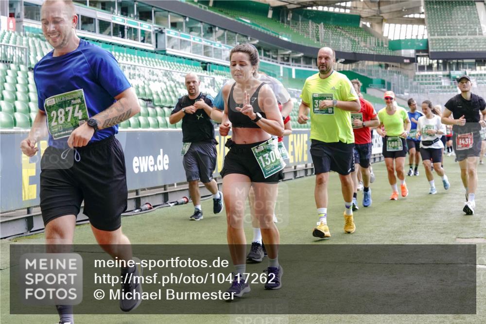 13.09.2026 - 21. swb-Marathon Bremen Michael Burmester http://msf.ph/oto/10417262 13.09.2026 13:20:09 Laufen im Stadion 333, 464, 512, 704, 921, 938, 1066, 1129, 1156, 1409, 1431, 1439, 1446, 1506, 1697, 1756, 1765, 1815, 1846, 1916, 2010, 2028, 2064, 2139, 2201, 2224, 2240, 2278, 2315, 2349, 2394, 2395, 2417, 2437, 2501, 2519, 2533, 2557, 2563, 2588, 2622, 2626, 2689, 2694, 2695, 2702, 2703, 2722, 2756, 2786, 2793, 2843, 2845, 2886, 2944, 2983, 3004, 3017, 3018, 3031, 3035, 3036, 3037, 3046, 3059, 3072, 3102, 3116, 3139, 3189, 3198, 3243, 3263, 3264, 3285, 3287, 3310, 3315, 3619 meine-sportfotos.de