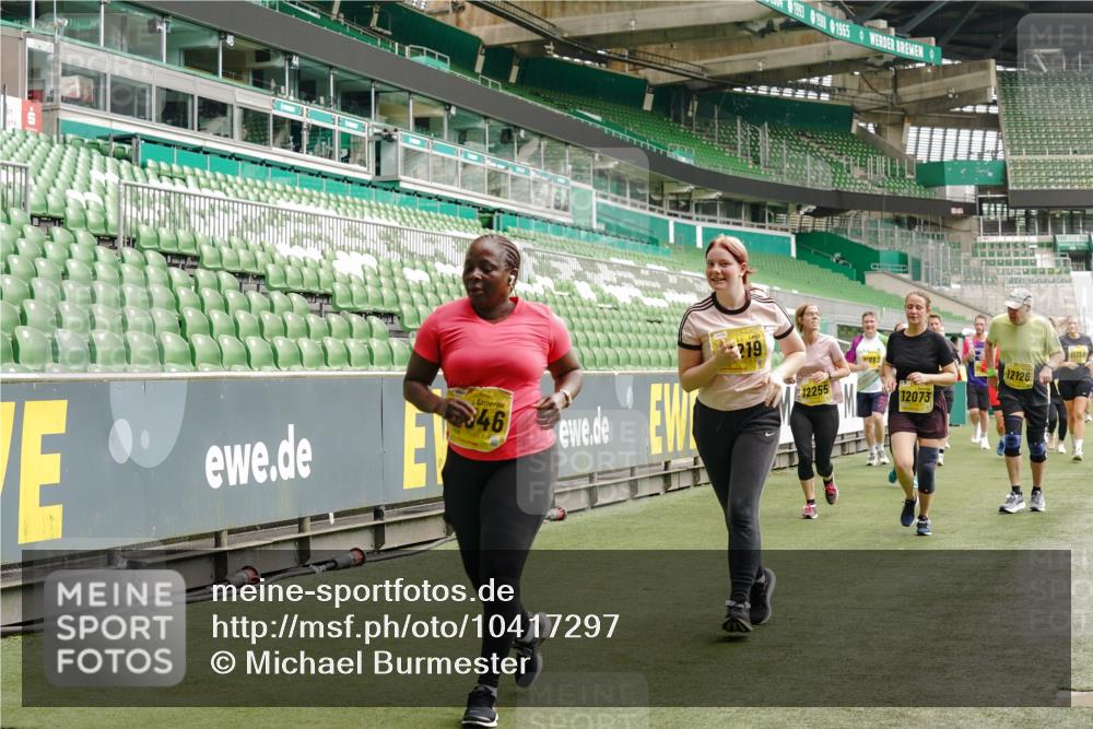 13.09.2026 - 21. swb-Marathon Bremen Michael Burmester http://msf.ph/oto/10417297 13.09.2026 10:42:35 Laufen im Stadion 10002, 10148, 10163, 10247, 10303, 10330, 10361, 10362, 10395, 10396, 10399, 10414, 10419, 10422, 10461, 10462, 10474, 10490, 10491, 10519, 10527, 10546, 10547, 10557, 10572, 10644, 10665, 10705, 10719, 10722, 10752, 10773, 10776, 10784, 10804, 10805, 10854, 10859, 10880, 10889, 10909, 10963, 10977, 11026, 11027, 11041, 11043, 11048, 11078, 11084, 11085, 11090, 11097, 11098, 11140, 11173, 11192, 11274 meine-sportfotos.de