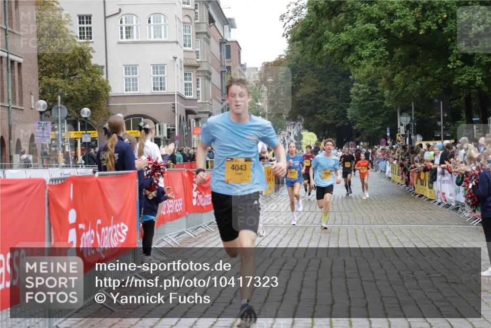 13.09.2026 - Kiel Lauf Yannick Fuchs http://msf.ph/oto/10417323 13.09.2026 09:38:32 Ziel 1806, 3315, 3344, 4043, 4518, 4975, 6989, 9825, 11351, 152, 235, 836, 1487, 1946, 2408, 2480, 2903, 4089, 5242, 5534, 5930, 6277, 7459, 10444, 12613, 3814, 7747, 8482, 9759, 10415, 10894, 2221, 2638, 2854, 4089, 7723, 8702, 10444, 10690 meine-sportfotos.de