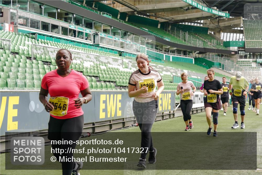 13.09.2026 - 21. swb-Marathon Bremen Michael Burmester http://msf.ph/oto/10417327 13.09.2026 10:42:35 Laufen im Stadion 10002, 10148, 10163, 10247, 10303, 10330, 10361, 10362, 10395, 10396, 10399, 10414, 10419, 10422, 10461, 10462, 10474, 10490, 10491, 10519, 10527, 10546, 10547, 10557, 10572, 10644, 10665, 10705, 10719, 10722, 10752, 10773, 10776, 10784, 10804, 10805, 10854, 10859, 10880, 10889, 10909, 10963, 10977, 11026, 11027, 11041, 11043, 11048, 11078, 11084, 11085, 11090, 11097, 11098, 11140, 11173, 11192, 11274 meine-sportfotos.de
