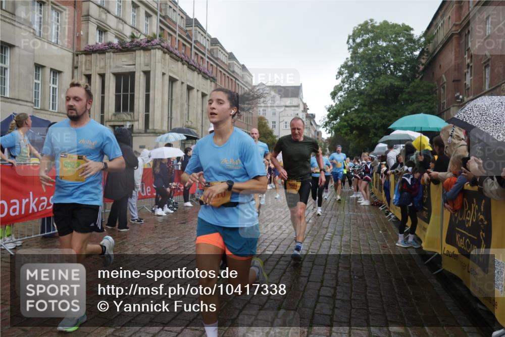 13.09.2026 - Kiel Lauf Yannick Fuchs http://msf.ph/oto/10417338 13.09.2026 10:49:22 Ziel 810, 1770, 2010, 2051, 2074, 2133, 3523, 3895, 4169, 4206, 4599, 4815, 4937, 5054, 5480, 5614, 6034, 6855, 7182, 7295, 7978, 8078, 8275, 8416, 9172, 9396, 9436, 10079, 10888, 12305, 73, 439, 598, 966, 1087, 1185, 1455, 1483, 1533, 1732, 1989, 2810, 2879, 3158, 3399, 3496, 3640, 3795, 3916, 4140, 4528, 4670, 4809, 4865, 4876, 5074, 5228, 5543, 5803, 6046, 6050, 6087, 6305, 6376, 6745, 6933, 7545, 7789, 7906, 7999, 8032, 8271, 8329, 8377, 8594, 8891, 959 meine-sportfotos.de