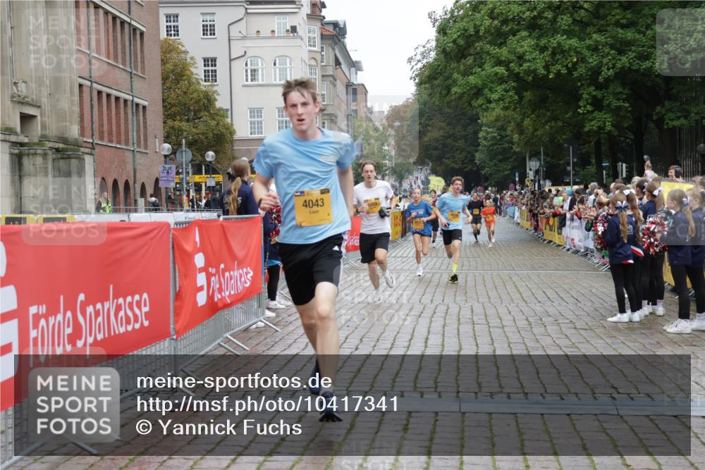13.09.2026 - Kiel Lauf Yannick Fuchs http://msf.ph/oto/10417341 13.09.2026 09:38:32 Ziel 1806, 3315, 3344, 4043, 4518, 4975, 6989, 9825, 11351, 152, 235, 836, 1487, 1946, 2408, 2480, 2903, 4089, 5242, 5534, 5930, 6277, 7459, 10444, 12613, 3814, 7747, 8482, 9759, 10415, 10894, 2221, 2638, 2854, 4089, 7723, 8702, 10444, 10690 meine-sportfotos.de