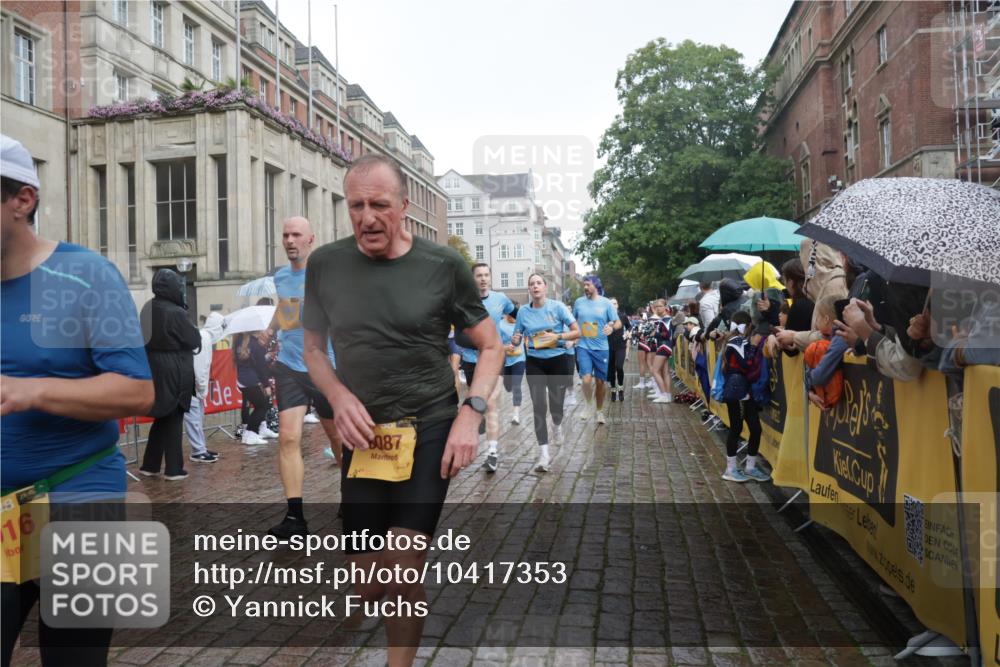 13.09.2026 - Kiel Lauf Yannick Fuchs http://msf.ph/oto/10417353 13.09.2026 10:49:23 Ziel 810, 1770, 2010, 2051, 2074, 2133, 3523, 3895, 4169, 4206, 4599, 4815, 4937, 5054, 5480, 5614, 6034, 6855, 6972, 7182, 7295, 7978, 8078, 8275, 8416, 9172, 9396, 9436, 10079, 10888, 12305, 73, 439, 598, 810, 966, 1087, 1185, 1455, 1483, 1533, 1732, 1989, 2810, 2879, 3158, 3399, 3496, 3640, 3795, 3916, 4140, 4528, 4670, 4809, 4865, 4876, 5074, 5228, 5543, 5803, 6046, 6050, 6087, 6305, 6376, 6745, 6933, 7545, 7789, 7906, 7999, 8032, 8271, 8329, 8377, 8594, 8891, 959 meine-sportfotos.de