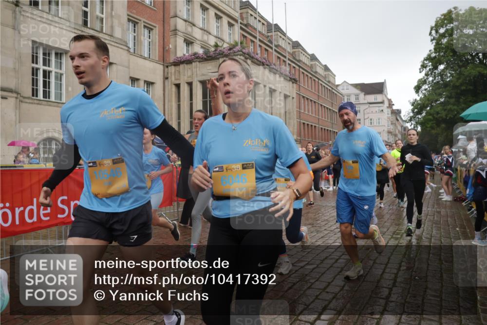 13.09.2026 - Kiel Lauf Yannick Fuchs http://msf.ph/oto/10417392 13.09.2026 10:49:25 Ziel 959, 1770, 2010, 2051, 2133, 2705, 3523, 3528, 3895, 4169, 4206, 4599, 4815, 4937, 5054, 5480, 5614, 5741, 6034, 6855, 6972, 7182, 7295, 7978, 8078, 8275, 8416, 9040, 9172, 9396, 9436, 10079, 10888, 73, 439, 598, 810, 966, 1087, 1185, 1455, 1483, 1533, 1732, 1989, 2051, 2074, 2810, 2879, 3158, 3399, 3496, 3640, 3795, 4140, 4206, 4528, 4670, 4809, 4865, 4876, 5074, 5228, 5543, 5803, 6046, 6050, 6305, 6376, 6745, 6933, 7545, 7789, 7906, 7999, 8032, 8271, 8329, 8377, 8594, 8891 meine-sportfotos.de