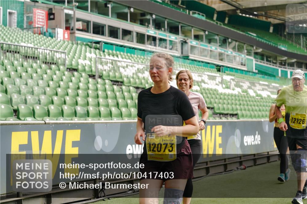 13.09.2026 - 21. swb-Marathon Bremen Michael Burmester http://msf.ph/oto/10417403 13.09.2026 10:42:38 Laufen im Stadion 10002, 10004, 10148, 10163, 10247, 10303, 10330, 10361, 10362, 10395, 10396, 10399, 10414, 10422, 10461, 10462, 10474, 10490, 10491, 10519, 10527, 10546, 10547, 10557, 10572, 10665, 10705, 10719, 10722, 10752, 10773, 10776, 10784, 10804, 10805, 10854, 10859, 10880, 10889, 10909, 10963, 10977, 11026, 11027, 11041, 11043, 11048, 11078, 11084, 11085, 11090, 11097, 11098, 11140, 11173, 11192, 11274 meine-sportfotos.de