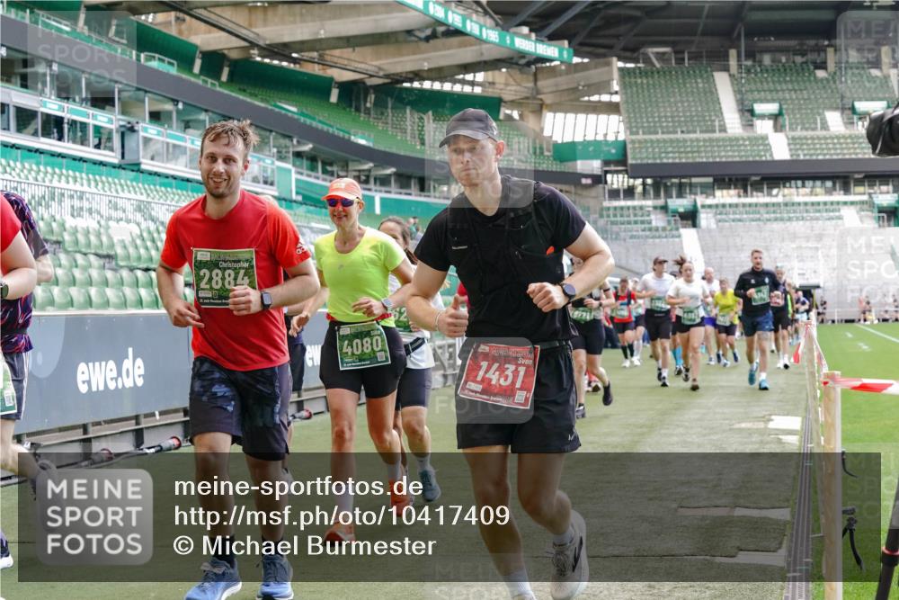 13.09.2026 - 21. swb-Marathon Bremen Michael Burmester http://msf.ph/oto/10417409 13.09.2026 13:20:12 Laufen im Stadion 333, 464, 512, 704, 938, 1066, 1129, 1156, 1409, 1439, 1446, 1506, 1697, 1756, 1765, 1815, 1846, 1916, 2010, 2028, 2064, 2139, 2201, 2224, 2240, 2258, 2278, 2315, 2349, 2394, 2395, 2417, 2437, 2501, 2519, 2533, 2557, 2563, 2588, 2622, 2626, 2689, 2694, 2695, 2702, 2703, 2722, 2756, 2786, 2793, 2843, 2845, 2886, 2944, 2983, 3004, 3017, 3018, 3031, 3035, 3036, 3037, 3046, 3059, 3072, 3102, 3116, 3139, 3189, 3198, 3243, 3263, 3264, 3285, 3287, 3310, 3315 meine-sportfotos.de
