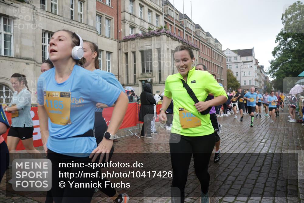 13.09.2026 - Kiel Lauf Yannick Fuchs http://msf.ph/oto/10417426 13.09.2026 10:49:28 Ziel 959, 1770, 2010, 2133, 2705, 3259, 3523, 3528, 3895, 4169, 4599, 4937, 5054, 5741, 6034, 6321, 6972, 7295, 7978, 8078, 8275, 8416, 8717, 9040, 9172, 9396, 9436, 9469, 10516, 10888, 12180, 12515, 73, 598, 810, 966, 1087, 1185, 1483, 1533, 1732, 1989, 2051, 2074, 2810, 2879, 3399, 3496, 3640, 3795, 4140, 4206, 4528, 4670, 4809, 4815, 4865, 4876, 5228, 5480, 5543, 5614, 5803, 6050, 6305, 6376, 6745, 6855, 6933, 7182, 7545, 7789, 7906, 7999, 8032, 8271, 8329, 8377, 8594 meine-sportfotos.de