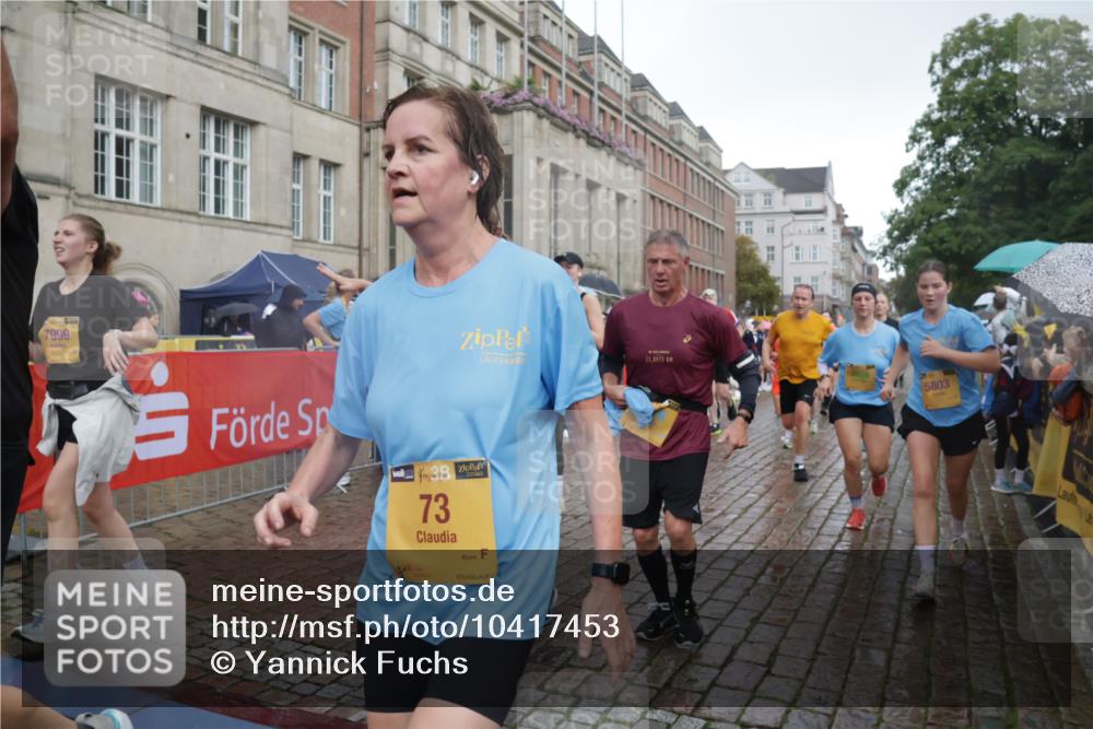 13.09.2026 - Kiel Lauf Yannick Fuchs http://msf.ph/oto/10417453 13.09.2026 10:49:33 Ziel 959, 1770, 2133, 2167, 2668, 2705, 3259, 3528, 3979, 4169, 4937, 5054, 5179, 5651, 5741, 6034, 6292, 6321, 6339, 6972, 7295, 7311, 7978, 8078, 8717, 9040, 9172, 9469, 10037, 10191, 10204, 10516, 12180, 12515, 73, 810, 966, 1087, 1483, 1533, 1732, 1989, 2010, 2051, 2074, 2810, 2879, 3399, 3523, 3640, 3895, 4140, 4169, 4206, 4528, 4599, 4670, 4815, 4865, 4876, 5480, 5543, 5614, 5803, 6305, 6376, 6855, 6933, 7182, 7545, 7999, 8032, 8271, 8329, 8594, 73 meine-sportfotos.de