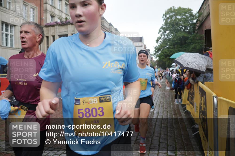 13.09.2026 - Kiel Lauf Yannick Fuchs http://msf.ph/oto/10417477 13.09.2026 10:49:34 Ziel 959, 1770, 2133, 2167, 2668, 2705, 3259, 3528, 3979, 4049, 4937, 5054, 5179, 5651, 5741, 6034, 6292, 6321, 6339, 6877, 6972, 7295, 7311, 7978, 8717, 9040, 9469, 10037, 10191, 10204, 10516, 12180, 12515, 810, 1087, 1483, 1533, 1732, 1989, 2010, 2051, 2074, 2810, 2879, 3399, 3523, 3640, 3895, 4140, 4169, 4206, 4528, 4599, 4670, 4815, 4865, 4876, 4937, 5480, 5543, 5614, 5803, 6305, 6376, 6855, 6933, 7182, 7545, 8032, 8271, 8329, 8594, 73 meine-sportfotos.de