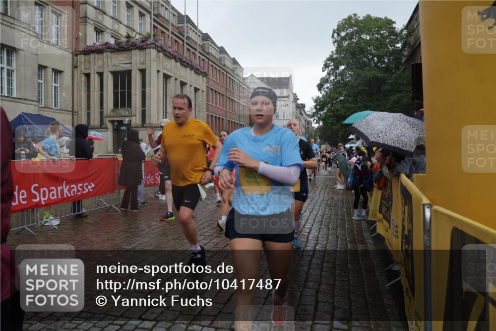 13.09.2026 - Kiel Lauf Yannick Fuchs http://msf.ph/oto/10417487 13.09.2026 10:49:35 Ziel 959, 1770, 2133, 2167, 2668, 2705, 3259, 3528, 3979, 4049, 5054, 5179, 5651, 5741, 6034, 6292, 6321, 6339, 6877, 6972, 7295, 7311, 7978, 8263, 8717, 9040, 9469, 10037, 10191, 10204, 10516, 11880, 12180, 12515, 810, 1087, 1483, 1533, 1732, 1989, 2010, 2051, 2074, 2133, 2810, 2879, 3399, 3523, 3640, 3895, 4140, 4169, 4206, 4528, 4599, 4670, 4815, 4865, 4876, 4937, 5480, 5543, 5614, 6305, 6855, 6933, 7182, 7545, 8032, 8271, 8329, 8594, 73 meine-sportfotos.de