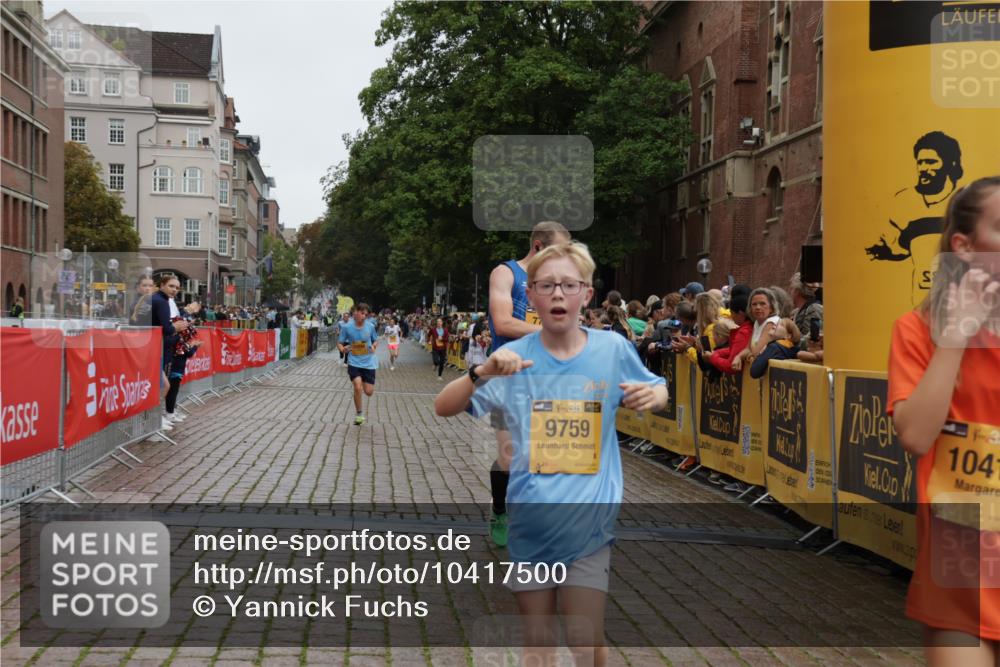 13.09.2026 - Kiel Lauf Yannick Fuchs http://msf.ph/oto/10417500 13.09.2026 09:38:47 Ziel 3814, 7747, 8482, 9759, 10415, 10894, 152, 1806, 1946, 2480, 2903, 3315, 3344, 4043, 4518, 4975, 6277, 6989, 9825, 11351, 20, 682, 1702, 1927, 4314, 8313, 8943, 9838, 152, 235, 1487, 5242, 6277, 7459, 12613 meine-sportfotos.de