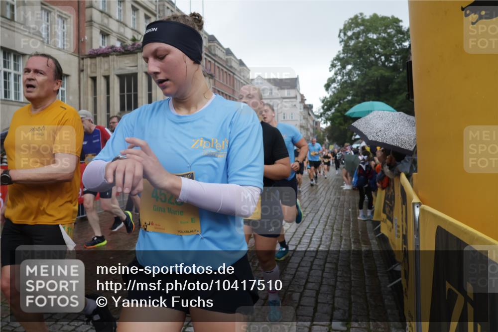 13.09.2026 - Kiel Lauf Yannick Fuchs http://msf.ph/oto/10417510 13.09.2026 10:49:35 Ziel 959, 1770, 2133, 2167, 2668, 2705, 3259, 3528, 3979, 4049, 5054, 5179, 5651, 5741, 6034, 6292, 6321, 6339, 6877, 6972, 7295, 7311, 7978, 8263, 8717, 9040, 9469, 10037, 10191, 10204, 10516, 11880, 12180, 12515, 810, 1087, 1483, 1533, 1732, 1989, 2010, 2051, 2074, 2133, 2810, 2879, 3399, 3523, 3640, 3895, 4140, 4169, 4206, 4528, 4599, 4670, 4815, 4865, 4876, 4937, 5480, 5543, 5614, 6305, 6855, 6933, 7182, 7545, 8032, 8271, 8329, 8594, 73 meine-sportfotos.de