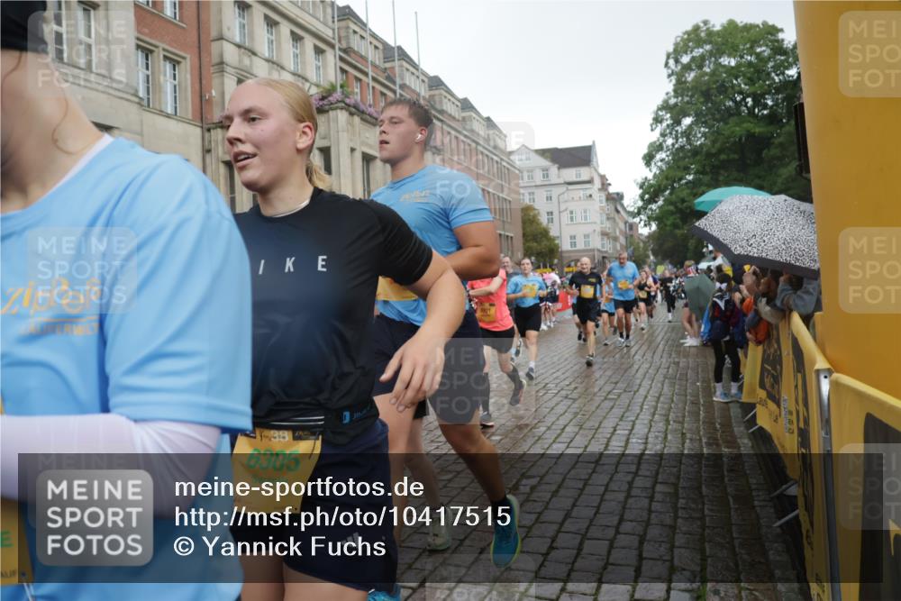 13.09.2026 - Kiel Lauf Yannick Fuchs http://msf.ph/oto/10417515 13.09.2026 10:49:36 Ziel 959, 1770, 2167, 2245, 2668, 2705, 3259, 3528, 3979, 4049, 5054, 5179, 5651, 5741, 6024, 6034, 6292, 6321, 6339, 6877, 6972, 7295, 7311, 8263, 8717, 9040, 9469, 10037, 10191, 10204, 10516, 11880, 12180, 12515, 810, 1087, 1483, 1533, 1732, 1989, 2010, 2051, 2074, 2133, 2810, 2879, 3399, 3523, 3640, 3895, 4140, 4169, 4206, 4599, 4670, 4815, 4865, 4876, 4937, 5480, 5543, 5614, 6305, 6855, 6933, 7182, 7545, 8032, 8329, 8594, 73 meine-sportfotos.de