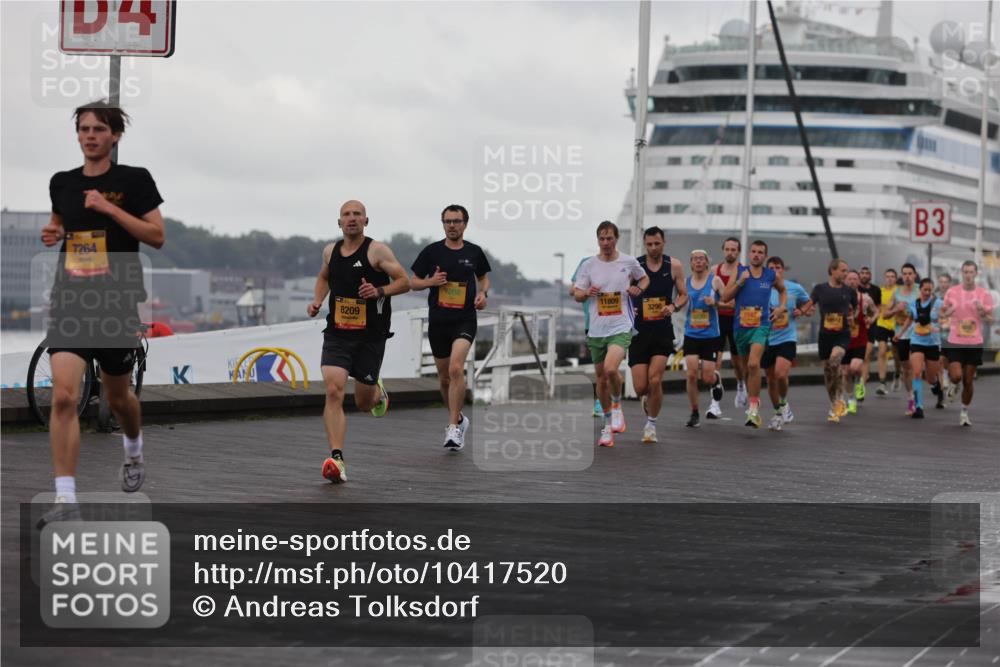 13.09.2026 - Kiel Lauf Andreas Tolksdorf http://msf.ph/oto/10417520 13.09.2026 10:56:40 Kiellinie 4, 7264, 208, 11809, 3290, 8209, 3 meine-sportfotos.de