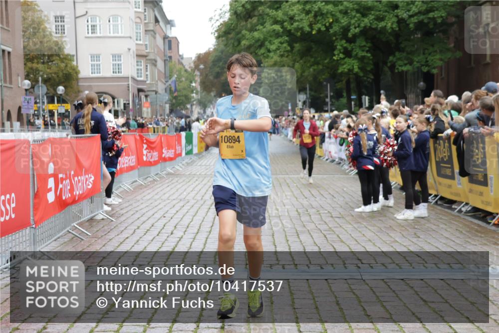 13.09.2026 - Kiel Lauf Yannick Fuchs http://msf.ph/oto/10417537 13.09.2026 09:38:50 Ziel 682, 3814, 4314, 7747, 8313, 8482, 9759, 9838, 10415, 10894, 1806, 1946, 2480, 2903, 3315, 3344, 3814, 4043, 4518, 4975, 6989, 9825, 11351, 20, 1702, 1927, 8943, 12496, 152, 1487, 5242, 6277 meine-sportfotos.de