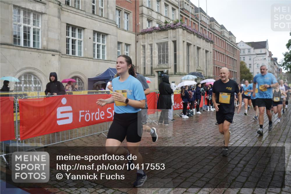 13.09.2026 - Kiel Lauf Yannick Fuchs http://msf.ph/oto/10417553 13.09.2026 10:49:38 Ziel 959, 2167, 2245, 2668, 2705, 3259, 3294, 3311, 3508, 3528, 3979, 4049, 5179, 5651, 5741, 5849, 6024, 6292, 6321, 6339, 6877, 6972, 7311, 8263, 8717, 9040, 9275, 9469, 10037, 10191, 10204, 10516, 11354, 11880, 12180, 12378, 12515, 810, 1087, 1483, 1533, 1732, 1770, 1989, 2010, 2051, 2074, 2133, 2879, 3523, 3640, 3895, 4140, 4169, 4206, 4599, 4670, 4815, 4865, 4876, 4937, 5054, 5480, 5543, 5614, 6034, 6855, 6933, 7182, 7545, 8329, 8594, 73 meine-sportfotos.de