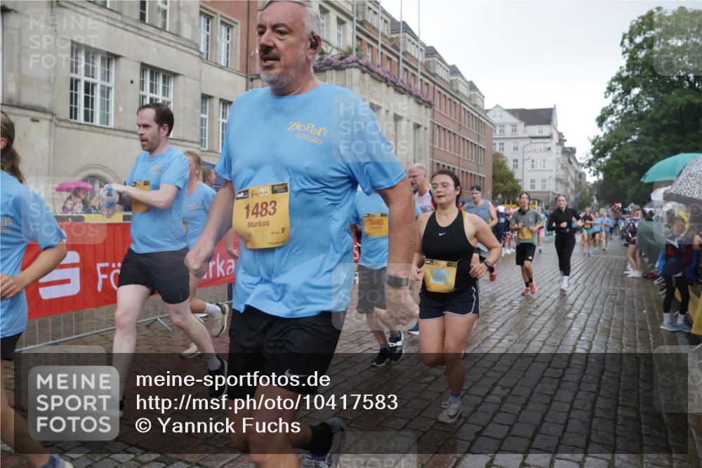 13.09.2026 - Kiel Lauf Yannick Fuchs http://msf.ph/oto/10417583 13.09.2026 10:49:40 Ziel 959, 1388, 2167, 2245, 2668, 2705, 3259, 3294, 3311, 3508, 3528, 3979, 4049, 5179, 5651, 5849, 6024, 6157, 6292, 6321, 6339, 6877, 7011, 7311, 8263, 8644, 8717, 9040, 9107, 9275, 9469, 10037, 10191, 10204, 10516, 11354, 11880, 12180, 12378, 12410, 12515, 810, 959, 1483, 1533, 1732, 1770, 1989, 2010, 2051, 2074, 2133, 2705, 2879, 3523, 3528, 3640, 3895, 4169, 4206, 4599, 4670, 4815, 4865, 4876, 4937, 5054, 5480, 5543, 5614, 5741, 6034, 6855, 6933, 7182, 7545, 8329, 8594, 73 meine-sportfotos.de