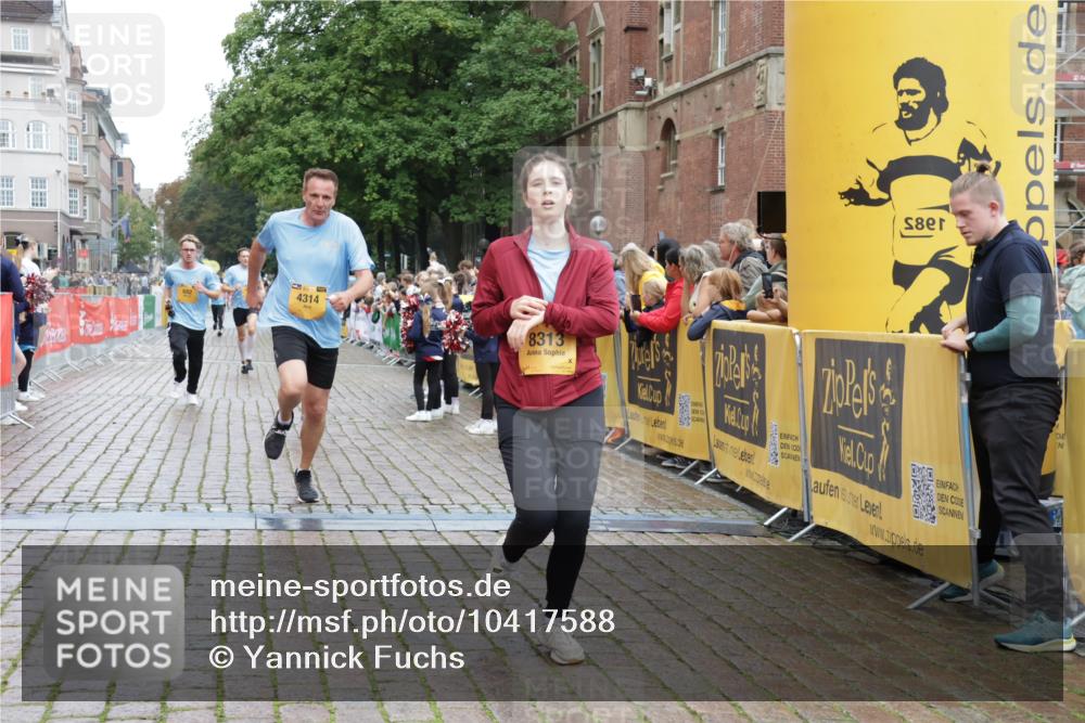 13.09.2026 - Kiel Lauf Yannick Fuchs http://msf.ph/oto/10417588 13.09.2026 09:38:55 Ziel 682, 4314, 7747, 8313, 8943, 9838, 10894, 1806, 1946, 2480, 3315, 3344, 3814, 4043, 4518, 4975, 6989, 8482, 9759, 9825, 10415, 11351, 20, 1702, 1927, 5869, 7431, 12496, 12682, 152, 1946, 2480, 2903, 6277 meine-sportfotos.de