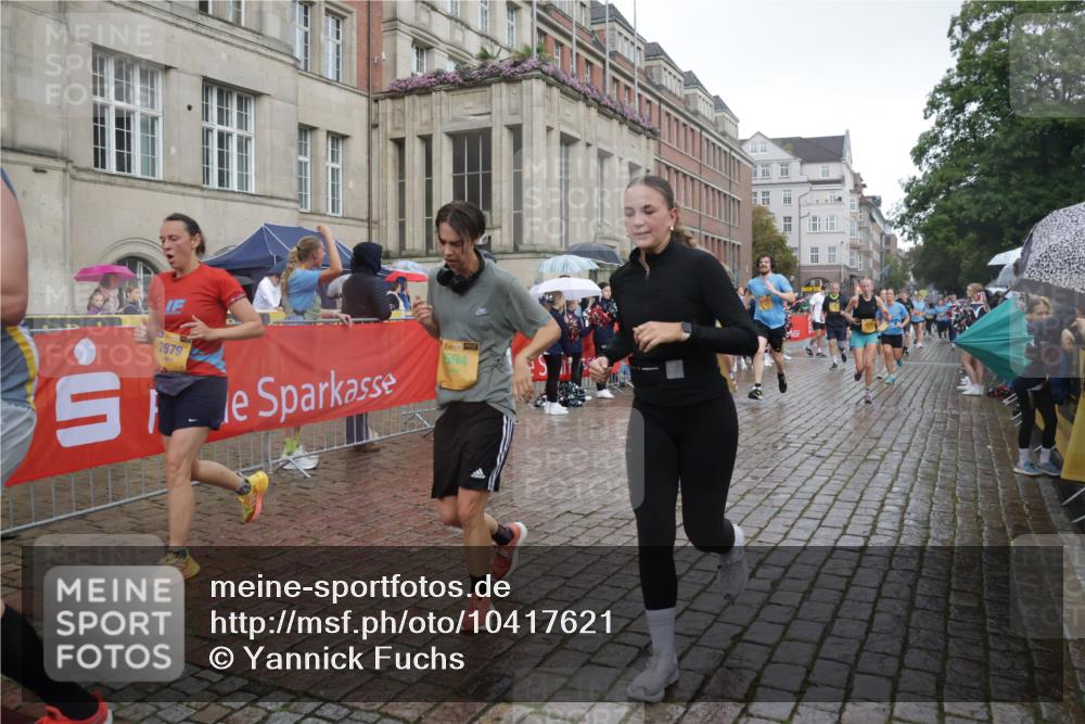 13.09.2026 - Kiel Lauf Yannick Fuchs http://msf.ph/oto/10417621 13.09.2026 10:49:43 Ziel 1388, 2167, 2245, 2668, 3008, 3164, 3294, 3311, 3459, 3508, 3979, 4049, 5179, 5350, 5370, 5651, 5849, 6024, 6157, 6292, 6339, 6827, 6877, 7011, 7311, 8263, 8644, 8717, 8977, 9037, 9107, 9275, 10037, 10191, 10204, 10703, 11354, 11880, 12378, 12410, 810, 959, 1533, 1770, 2010, 2051, 2074, 2133, 2705, 2879, 3259, 3523, 3528, 3895, 4169, 4206, 4599, 4670, 4815, 4937, 5054, 5480, 5543, 5614, 5741, 6034, 6321, 6855, 6933, 7182, 7545, 8329, 8594, 1533 meine-sportfotos.de