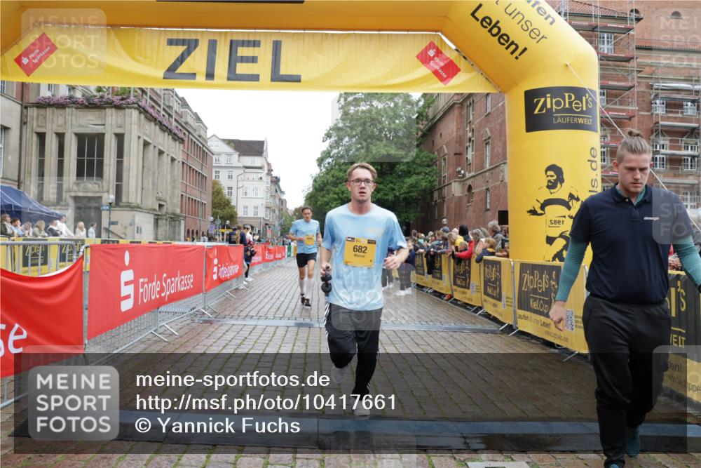 13.09.2026 - Kiel Lauf Yannick Fuchs http://msf.ph/oto/10417661 13.09.2026 09:38:58 Ziel 682, 1702, 4314, 8313, 8943, 9838, 10894, 1806, 3315, 3344, 3814, 4043, 4518, 4975, 6989, 7747, 8482, 9759, 9825, 10415, 10894, 11351, 20, 1927, 5272, 5398, 5869, 7431, 12496, 12682, 12833, 1946, 2480, 2903, 3315, 3344, 11351 meine-sportfotos.de