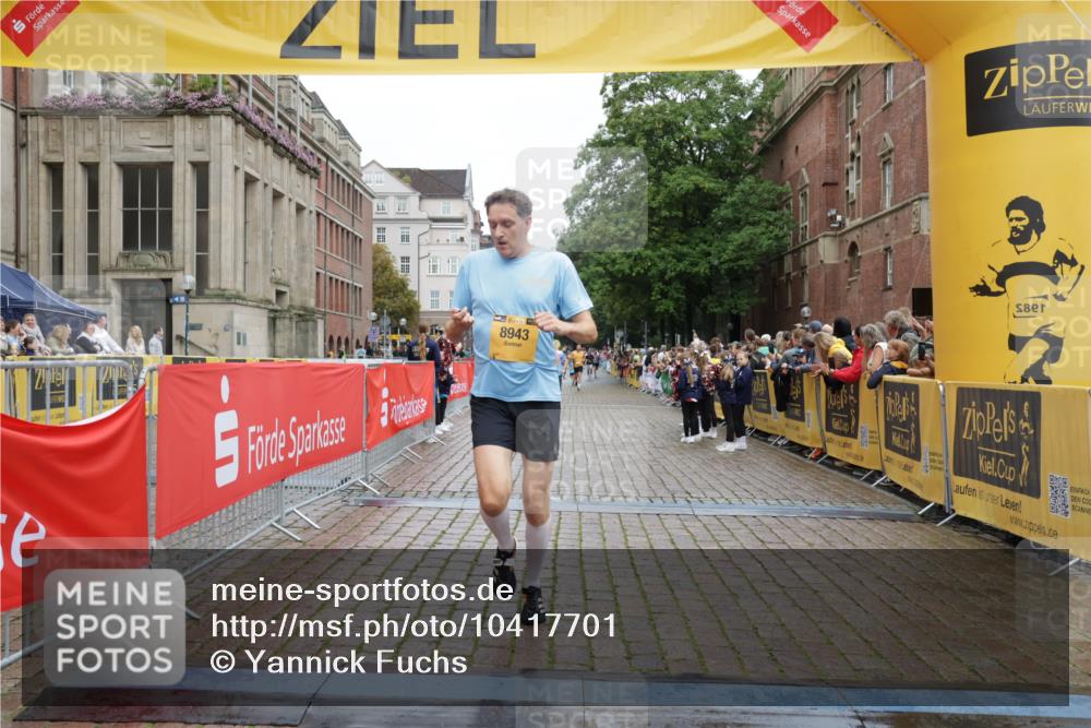 13.09.2026 - Kiel Lauf Yannick Fuchs http://msf.ph/oto/10417701 13.09.2026 09:39:00 Ziel 682, 1702, 1927, 4314, 8313, 8943, 9838, 1806, 3315, 3344, 3814, 4043, 4518, 4975, 6989, 7747, 8482, 9759, 9825, 10415, 10894, 20, 5272, 5398, 5869, 7216, 7431, 12496, 12682, 12833, 1946, 2480, 2903, 3315, 3344, 9825, 11351 meine-sportfotos.de