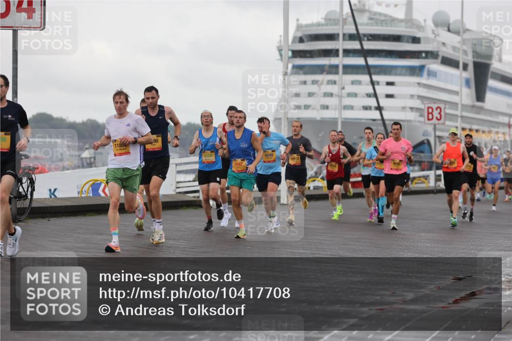13.09.2026 - Kiel Lauf Andreas Tolksdorf http://msf.ph/oto/10417708 13.09.2026 10:56:43 Kiellinie 04, 08, 90, 11805, 3730, 6549, 10512, 6182, 1316, 3 meine-sportfotos.de