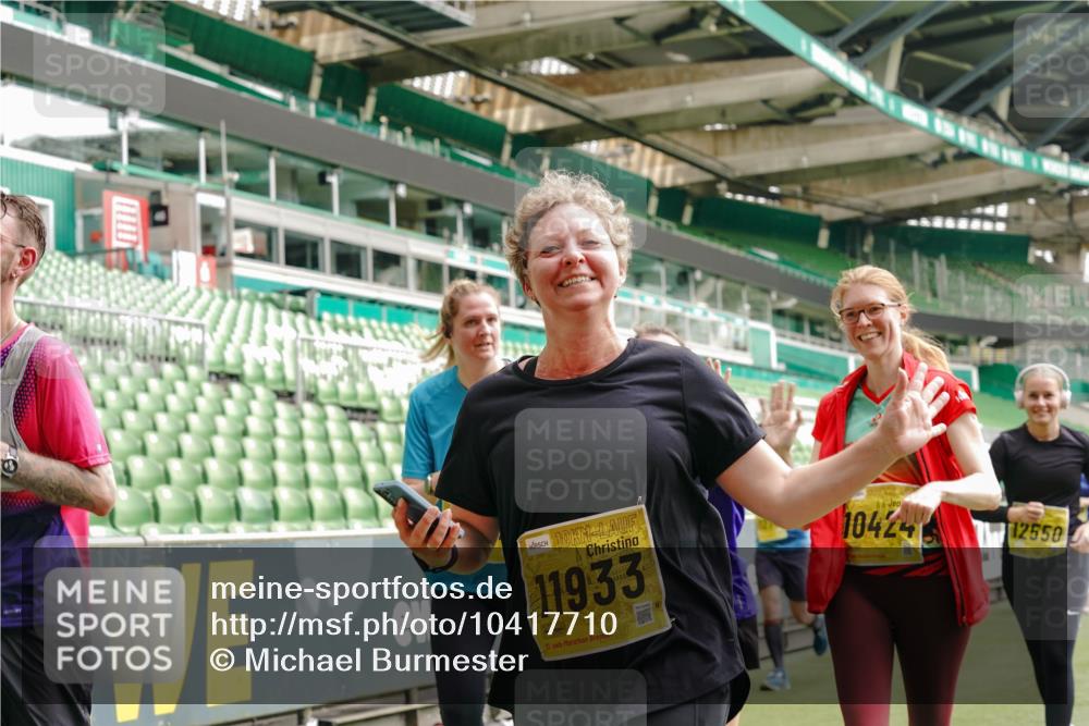 13.09.2026 - 21. swb-Marathon Bremen Michael Burmester http://msf.ph/oto/10417710 13.09.2026 10:42:47 Laufen im Stadion 10002, 10004, 10005, 10148, 10271, 10303, 10330, 10361, 10362, 10395, 10396, 10402, 10422, 10461, 10462, 10474, 10490, 10491, 10519, 10546, 10547, 10557, 10572, 10665, 10705, 10719, 10722, 10752, 10773, 10776, 10784, 10805, 10854, 10859, 10880, 10889, 10899, 10909, 10963, 10977, 11026, 11027, 11041, 11078, 11084, 11085, 11090, 11097, 11098, 11140, 11173, 11192, 11217, 11264, 11274, 11461, 11482 meine-sportfotos.de