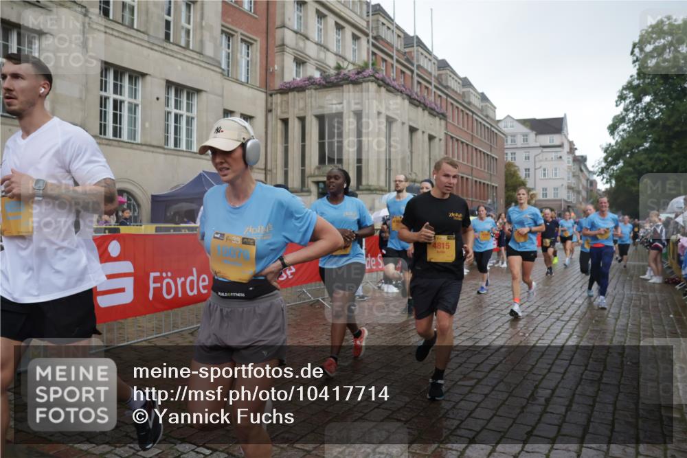 13.09.2026 - Kiel Lauf Yannick Fuchs http://msf.ph/oto/10417714 13.09.2026 10:49:51 Ziel 253, 1388, 1452, 2245, 2733, 3008, 3076, 3164, 3294, 3311, 3459, 3508, 4039, 4921, 5350, 5370, 5849, 6024, 6157, 6827, 6830, 6831, 7011, 7437, 8185, 8237, 8595, 8644, 8977, 9037, 9107, 9275, 9449, 10171, 10216, 10534, 10703, 10767, 11354, 11414, 11524, 11712, 12378, 12410, 12590, 959, 1770, 2010, 2133, 2167, 2245, 2668, 2705, 3259, 3523, 3528, 3895, 3979, 4049, 4169, 4599, 4815, 4937, 5054, 5179, 5480, 5614, 5651, 5741, 6024, 6034, 6292, 6321, 6339, 6855, 6877, 7182, 1533 meine-sportfotos.de
