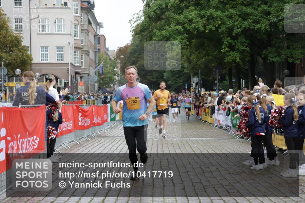 13.09.2026 - Kiel Lauf Yannick Fuchs http://msf.ph/oto/10417719 13.09.2026 09:39:03 Ziel 20, 682, 1702, 1927, 4314, 8313, 8943, 9838, 1806, 3814, 4043, 4314, 4518, 4975, 6989, 7747, 8313, 8482, 9759, 9825, 10415, 10894, 5272, 5398, 5869, 7216, 7431, 12496, 12682, 12833, 1806, 1946, 2480, 3315, 3344, 4043, 9825, 11351 meine-sportfotos.de