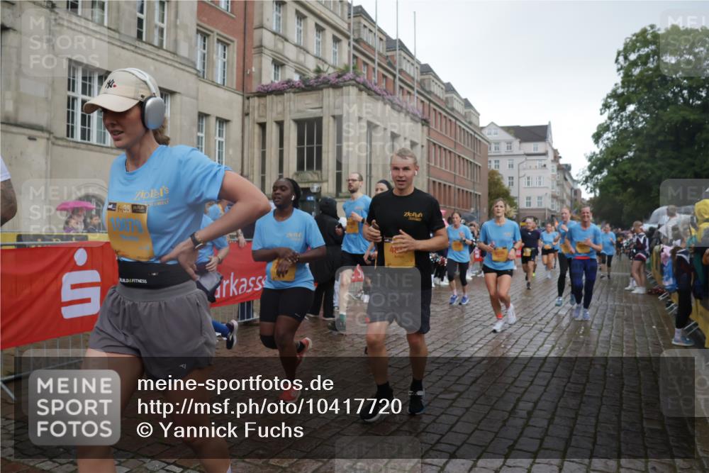 13.09.2026 - Kiel Lauf Yannick Fuchs http://msf.ph/oto/10417720 13.09.2026 10:49:51 Ziel 253, 1388, 1452, 2245, 2733, 3008, 3076, 3164, 3294, 3311, 3459, 3508, 4039, 4921, 5350, 5370, 5849, 6024, 6157, 6827, 6830, 6831, 7011, 7437, 8185, 8237, 8595, 8644, 8977, 9037, 9107, 9275, 9449, 10171, 10216, 10534, 10703, 10767, 11354, 11414, 11524, 11712, 12378, 12410, 12590, 959, 1770, 2010, 2133, 2167, 2245, 2668, 2705, 3259, 3523, 3528, 3895, 3979, 4049, 4169, 4599, 4815, 4937, 5054, 5179, 5480, 5614, 5651, 5741, 6024, 6034, 6292, 6321, 6339, 6855, 6877, 7182, 1533 meine-sportfotos.de