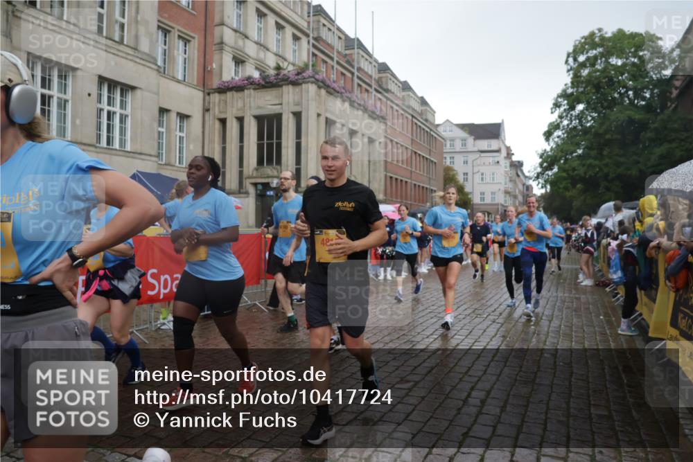 13.09.2026 - Kiel Lauf Yannick Fuchs http://msf.ph/oto/10417724 13.09.2026 10:49:51 Ziel 253, 1388, 1452, 2245, 2733, 3008, 3076, 3164, 3294, 3311, 3459, 3508, 4039, 4921, 5350, 5370, 5849, 6024, 6157, 6827, 6830, 6831, 7011, 7437, 8185, 8237, 8595, 8644, 8977, 9037, 9107, 9275, 9449, 10171, 10216, 10534, 10703, 10767, 11354, 11414, 11524, 11712, 12378, 12410, 12590, 959, 1770, 2010, 2133, 2167, 2245, 2668, 2705, 3259, 3523, 3528, 3895, 3979, 4049, 4169, 4599, 4815, 4937, 5054, 5179, 5480, 5614, 5651, 5741, 6024, 6034, 6292, 6321, 6339, 6855, 6877, 7182, 1533 meine-sportfotos.de